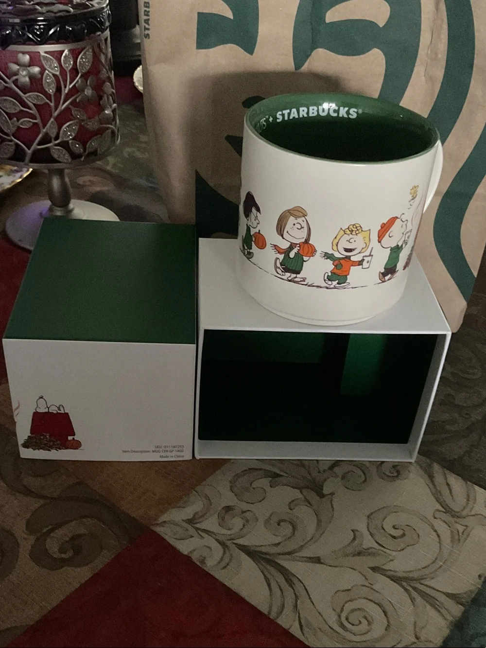 Starbucks Kids Costume Box in Green & White with Peanuts Characters